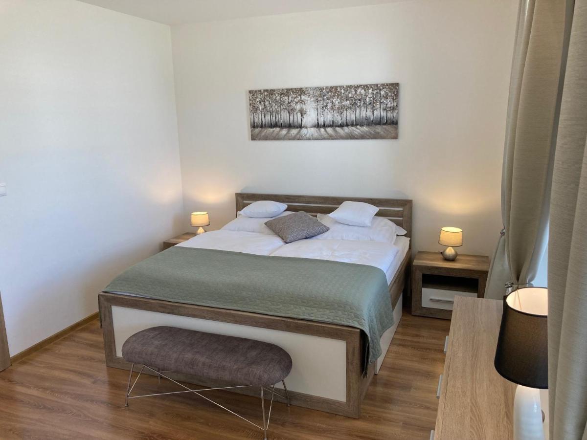 Apartmany Rubin Nesvady Extérieur photo