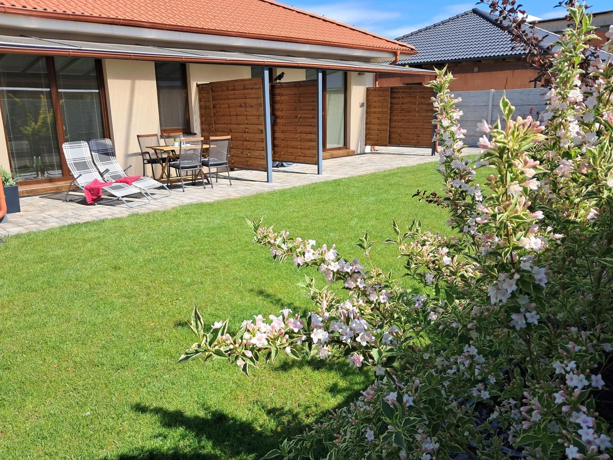 Apartmany Rubin Nesvady Extérieur photo